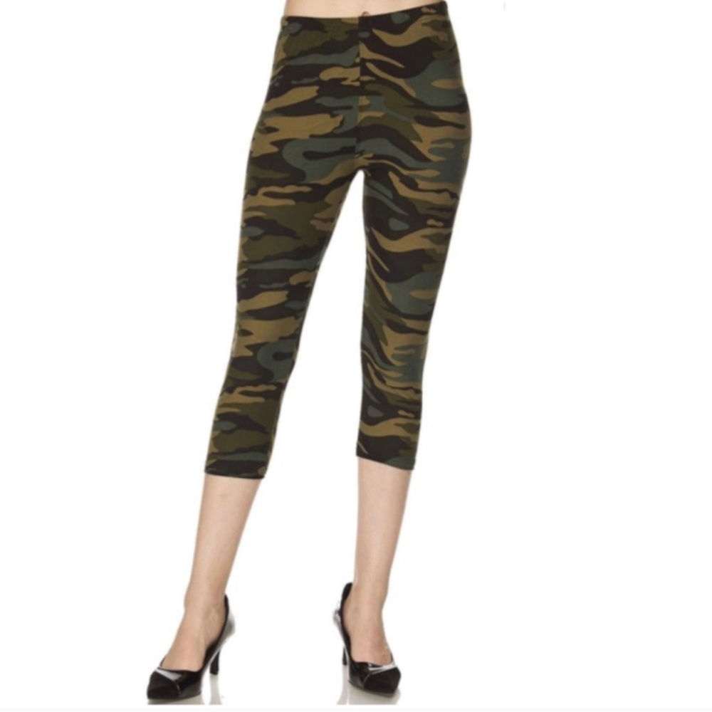 NEW DUE IN THIS WEEK! SOFT CAMO CROPPED LEGGINGS